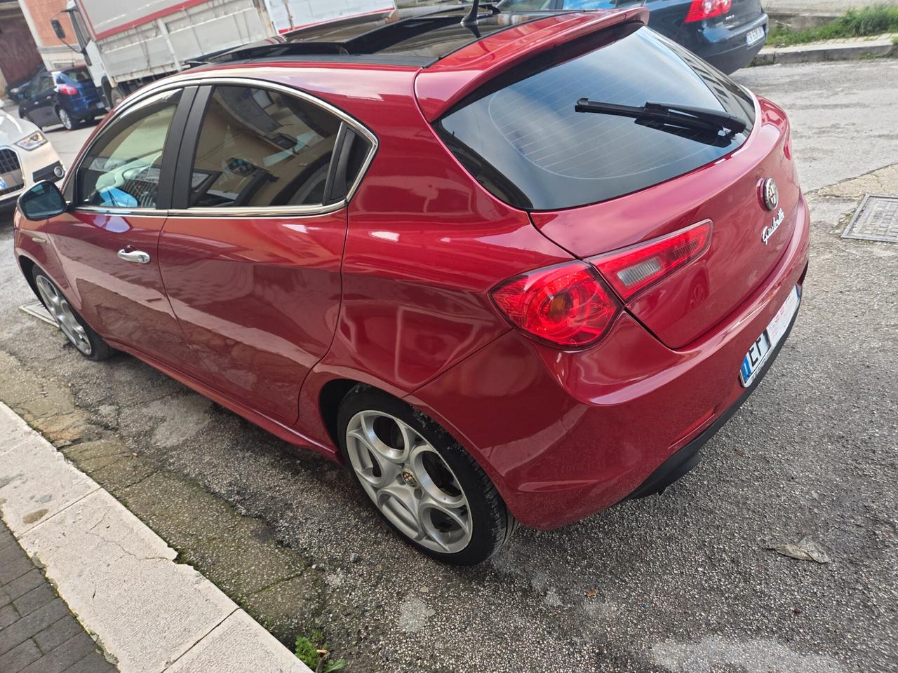 ALFA GIULIETTA 2.0 JTDM TETTO APRIBILE KM 120000 CERTIF