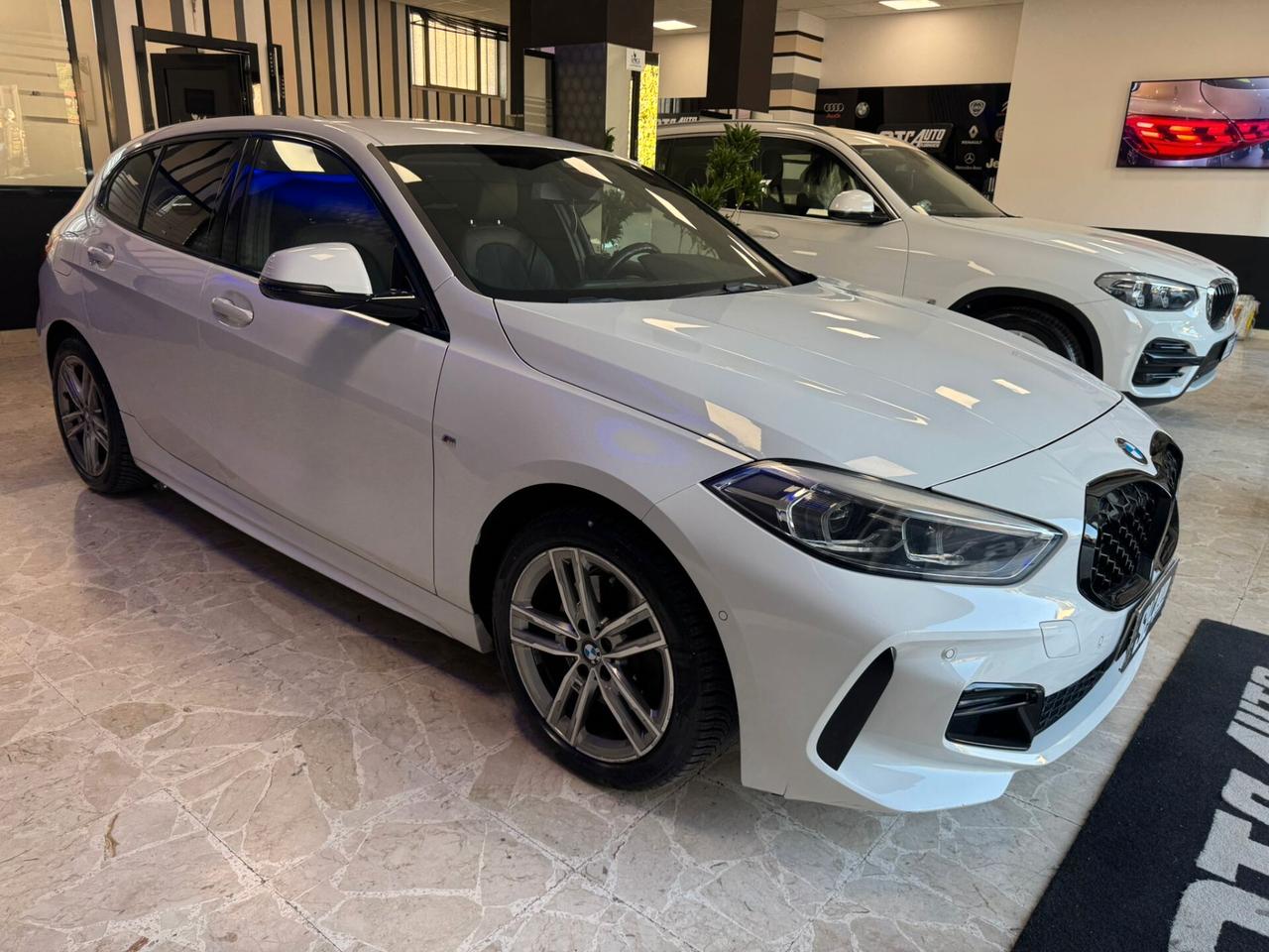 Bmw 116 116d 5p. Msport