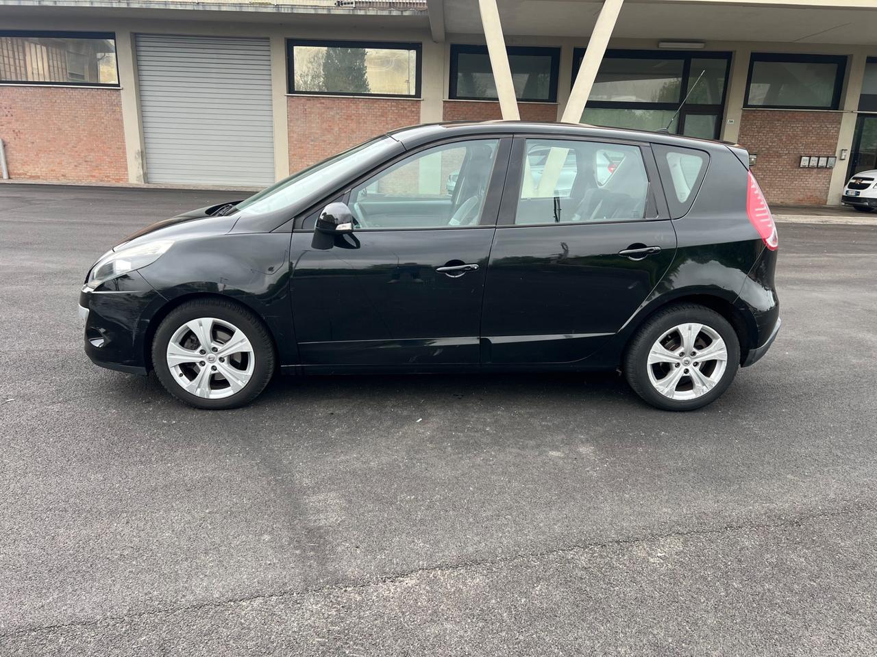 Renault Scenic Scénic 1.5 dCi 110CV EDC Luxe