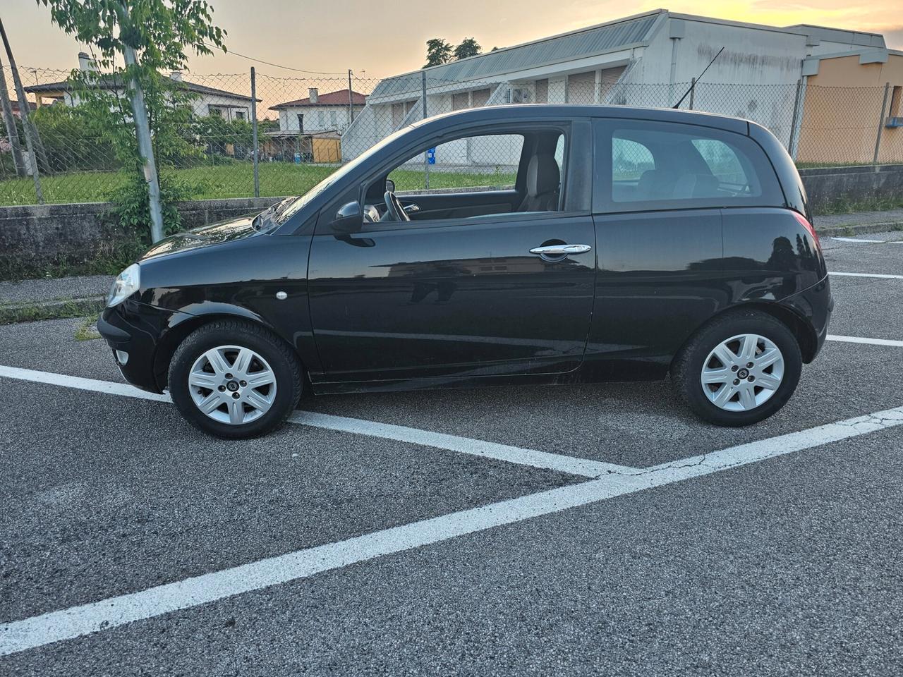 Lancia Ypsilon 1.2 Oro Giallo