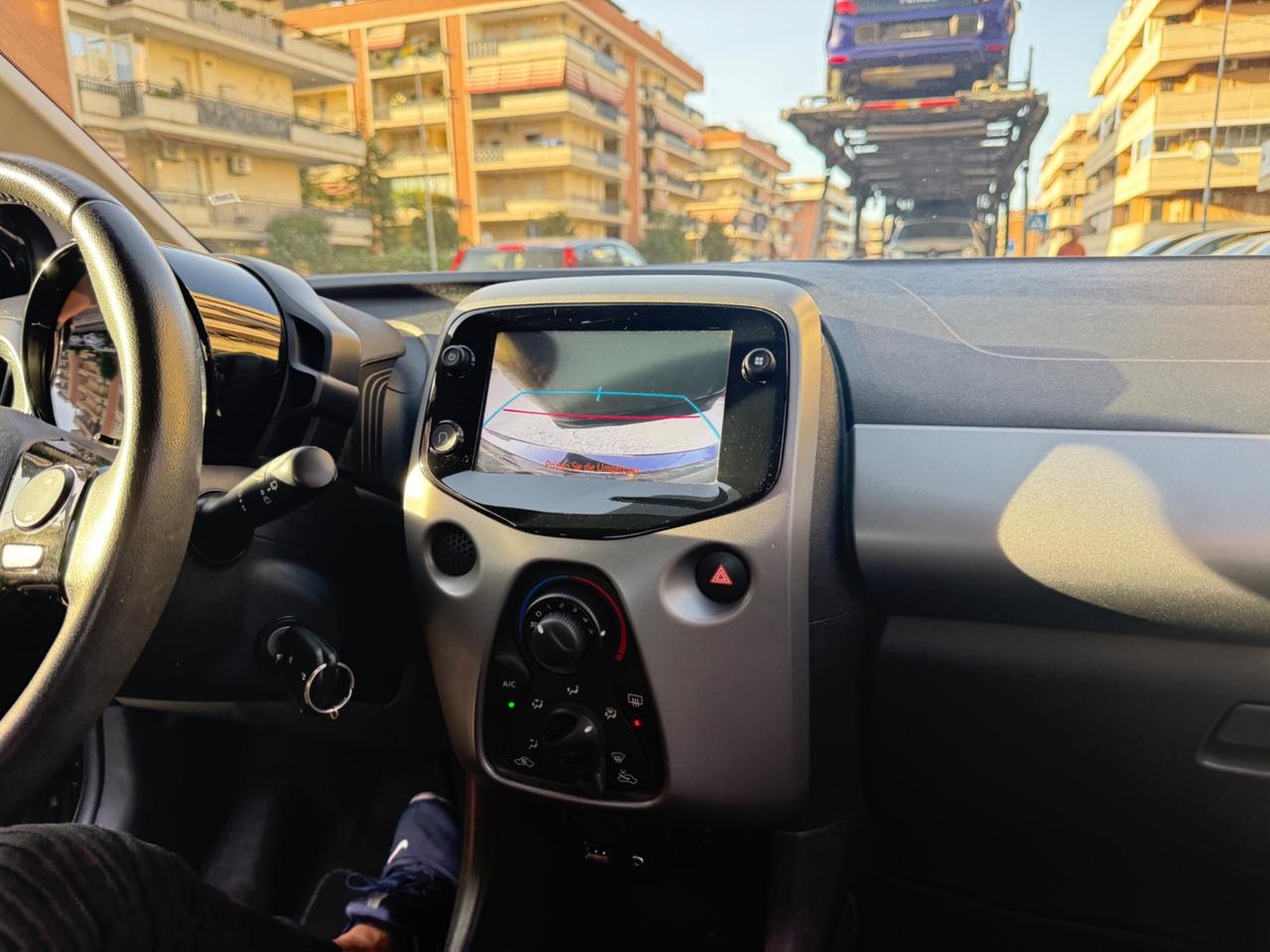 Toyota Aygo 1.0 VVT-i 72 CV 5 porte x-play MMT C.AUTOMATICO LED NAVI KAMERA CERCHI 16 PDC BLUETOOTH