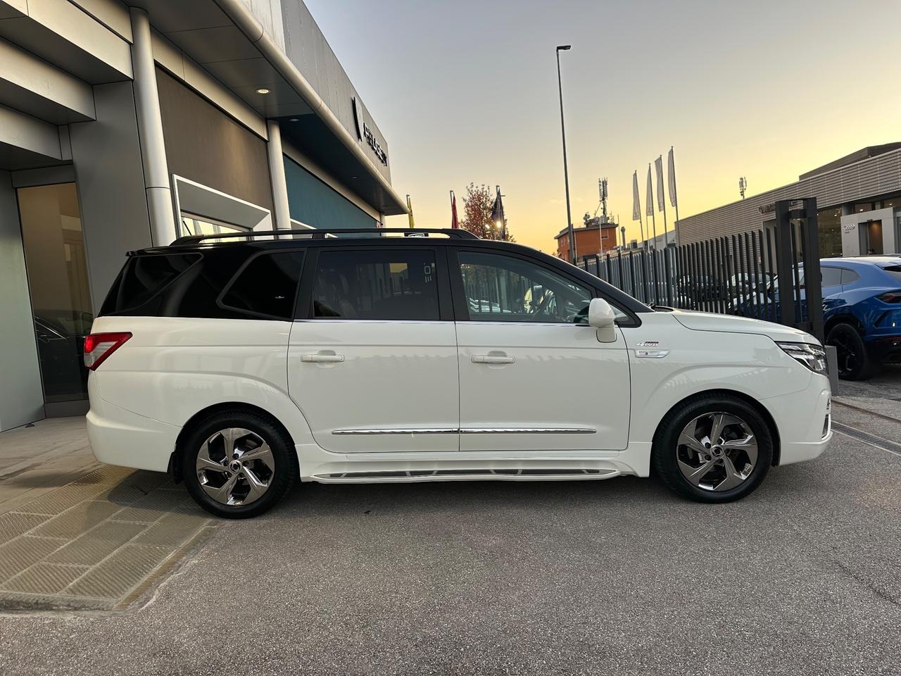 Ssangyong Rodius 2.2 Diesel 4WD A/T Classy Pelle Smart Audio