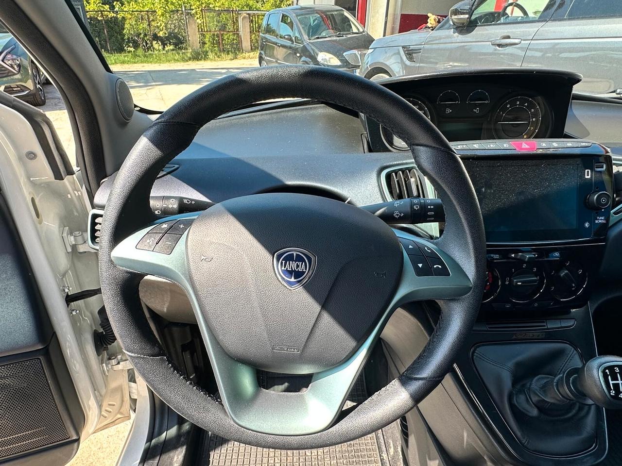 Lancia Ypsilon 1.0 FireFly 5 porte S&S Hybrid Gold