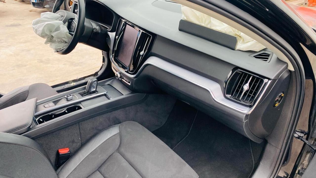 Volvo v60 diesel/ibrida 2021, incidentata!!