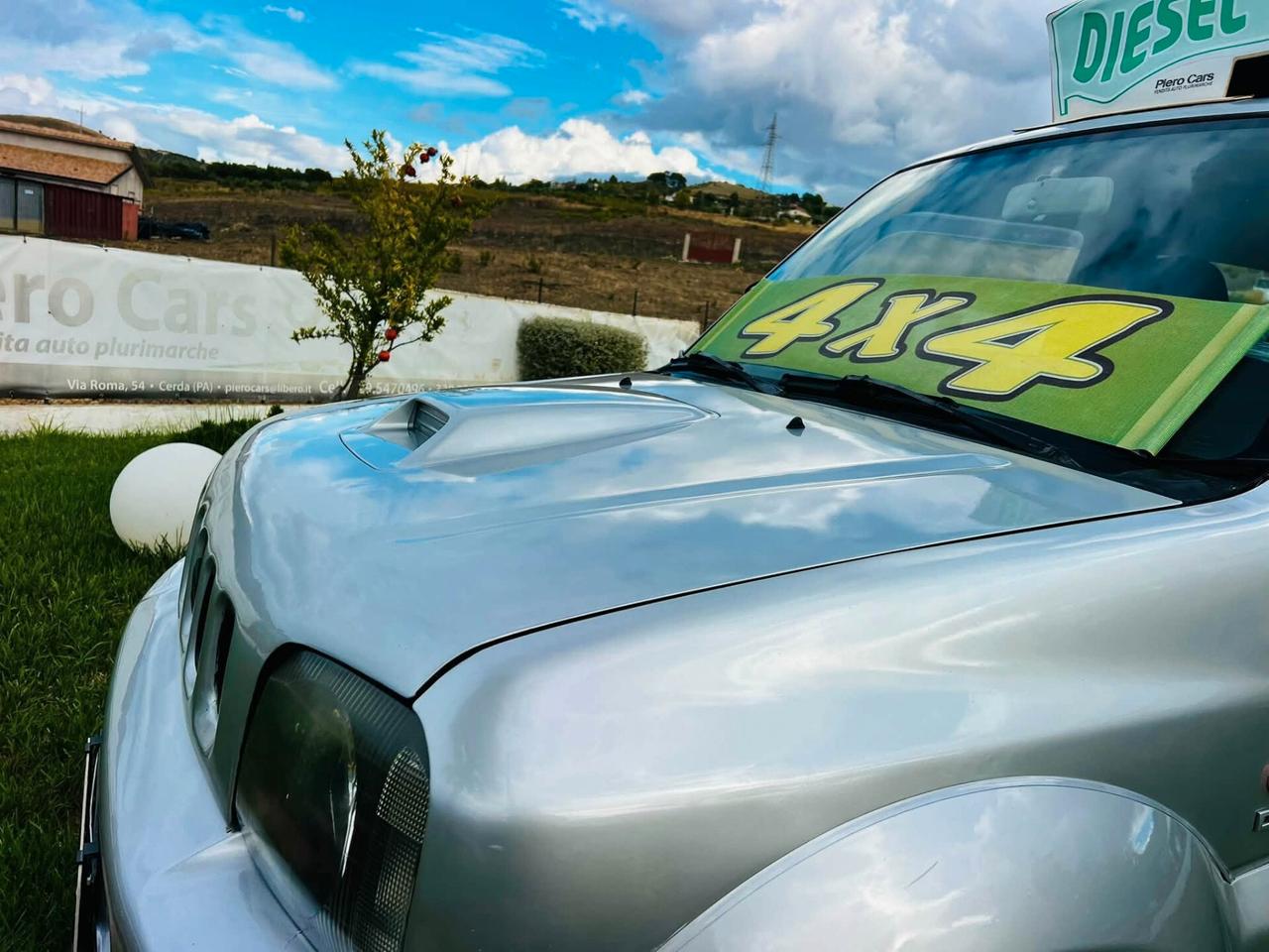SUZUKI JIMNY 1.5 DIESEL 4X4 ANNO 2005 CON GANCIO TRAINO