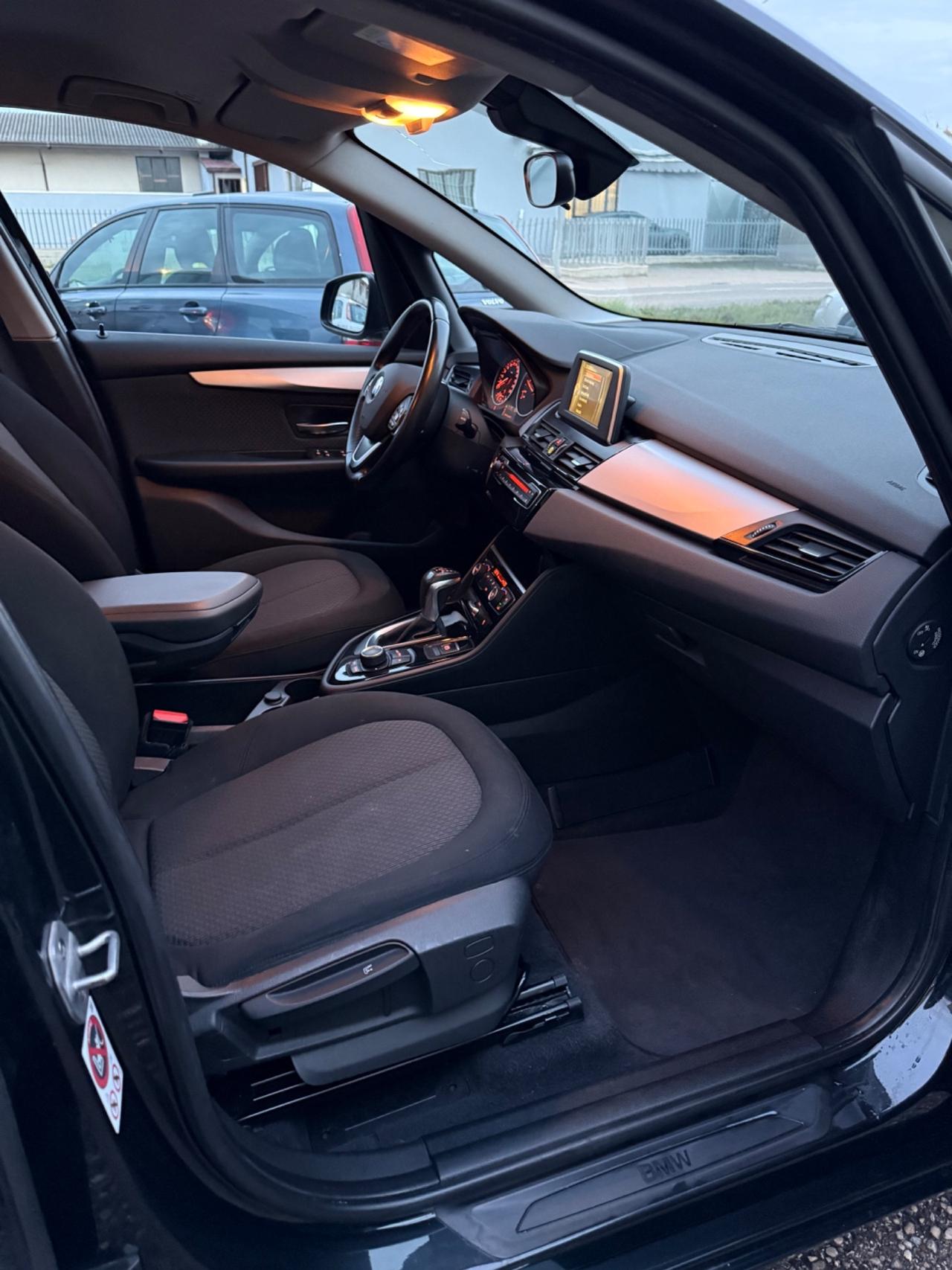 Bmw 2er Active Tourer 218d Luxury