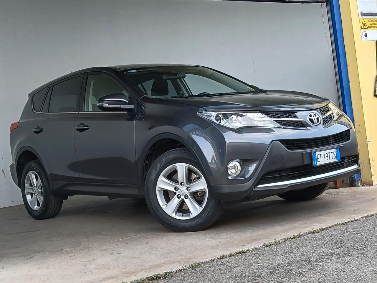 Toyota RAV 4 Style auto pari al nuovo