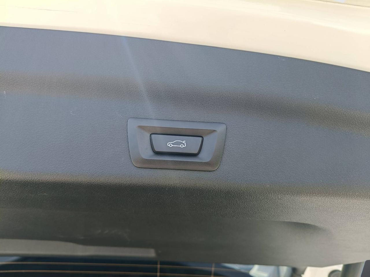 BMW X1 U11 - X1 sdrive18d X-Line auto
