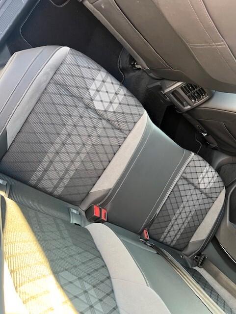 Volkswagen Golf 1.5 TSI EVO ACT R-Line