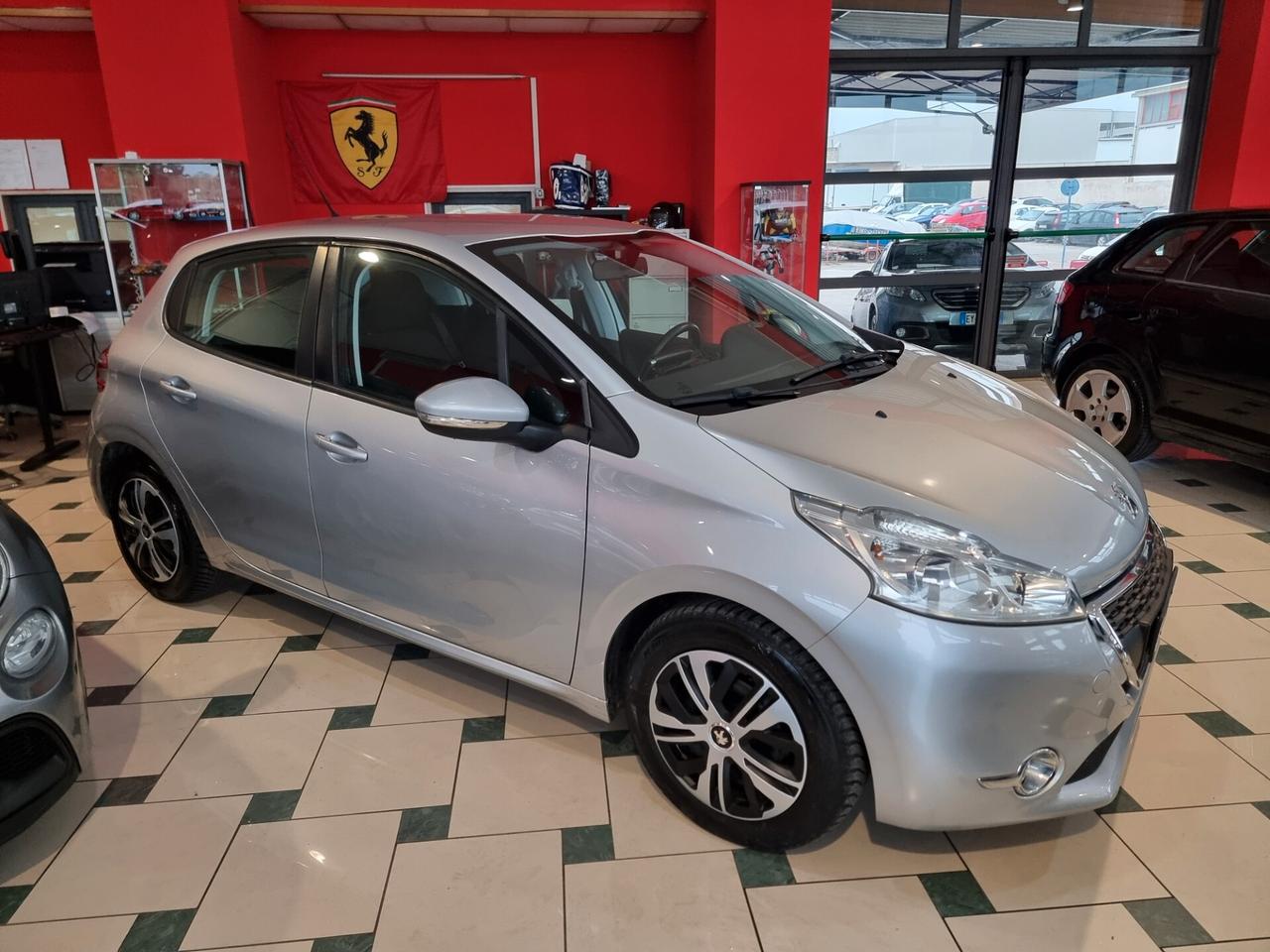 Peugeot 208 1.2 VTi 82 CV 5 porte Allure