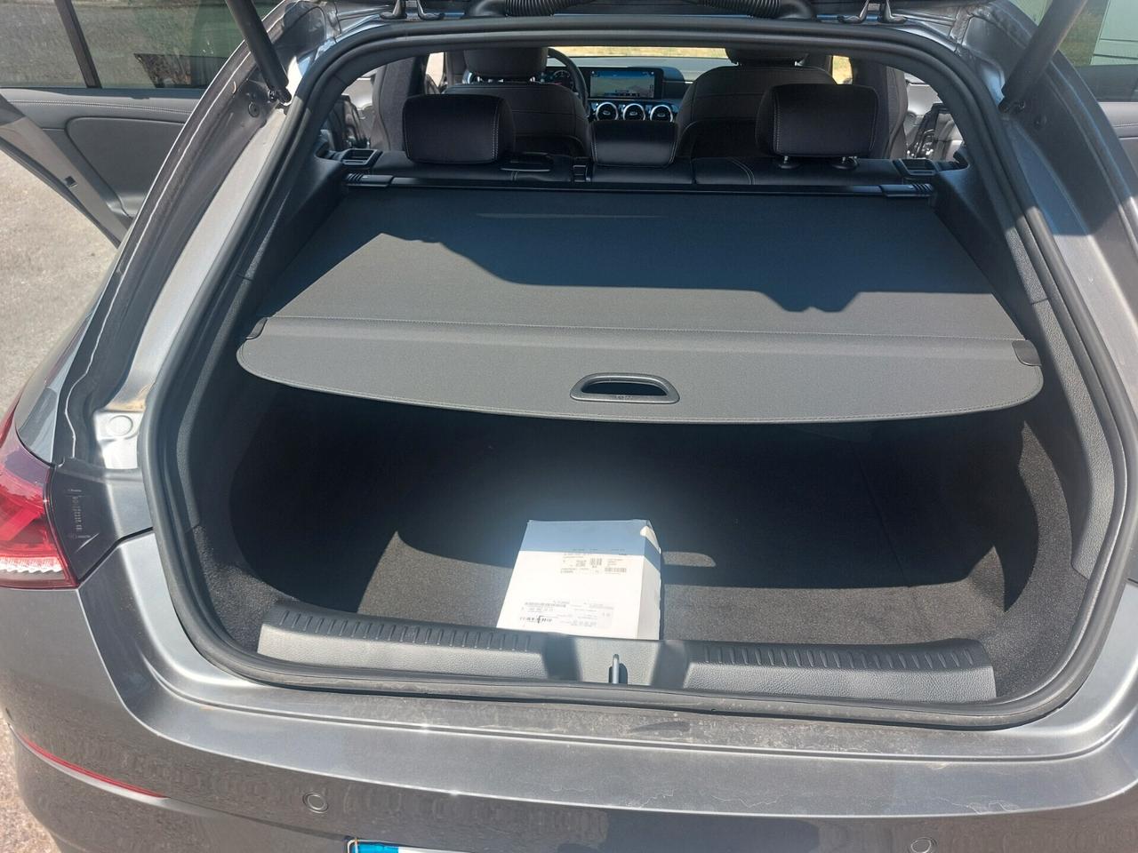 Mercedes-benz CLA 200 D automatico s .brake executive Km 2549 originali