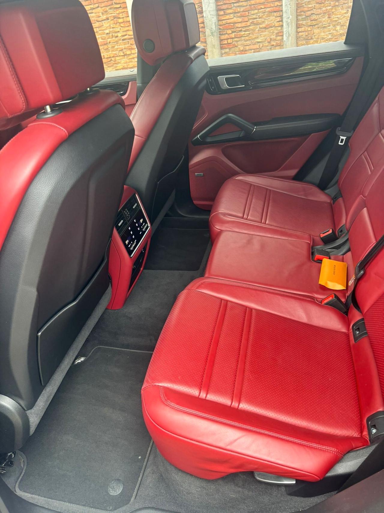 Porsche Cayenne Coupé 3.0 V6 E-Hybrid/STRAFULL