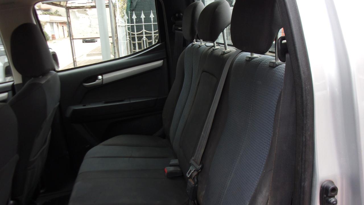 Isuzu D-Max 2.5 Space Cab Solar A/T 4WD