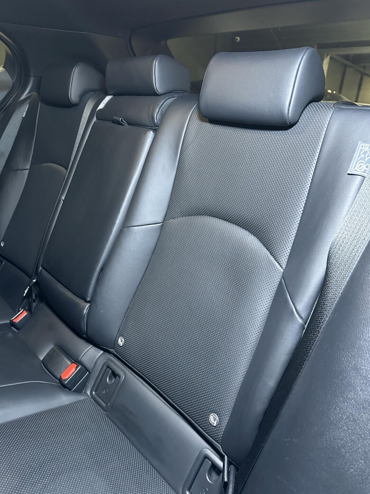 Lexus UX 250h 2.0 Luxury 2wd cvt