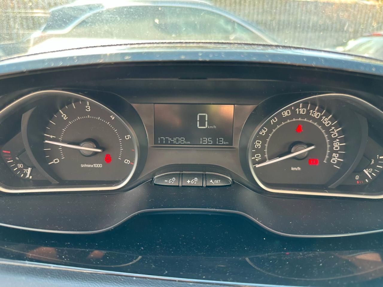 Peugeot 208 BlueHDi 75 5 porte Allure