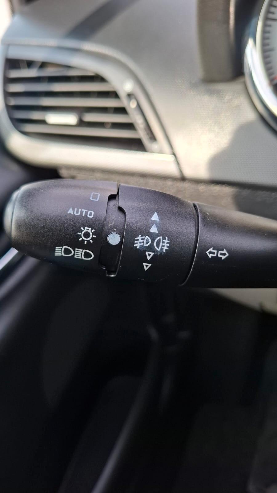 Peugeot 207 1.6 HDi 110CV 3p. Féline 84.427km