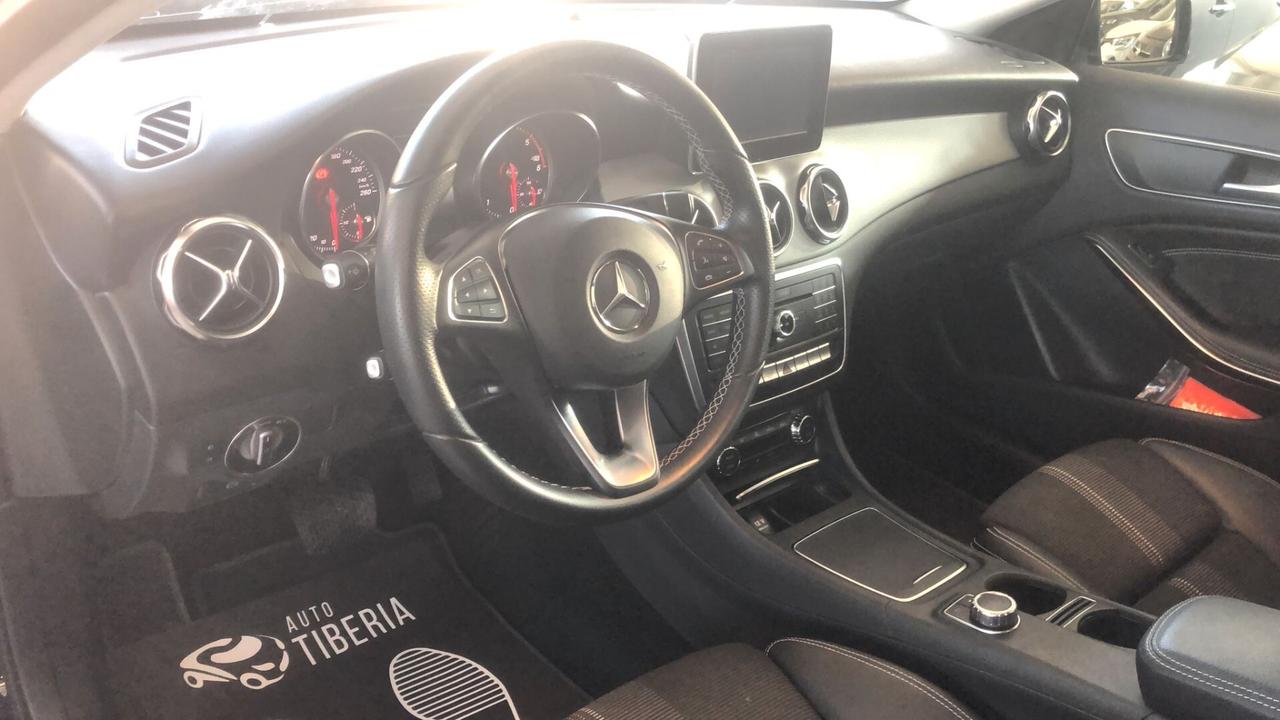 Mercedes-benz GLA 180 d Automatic Sport Cross