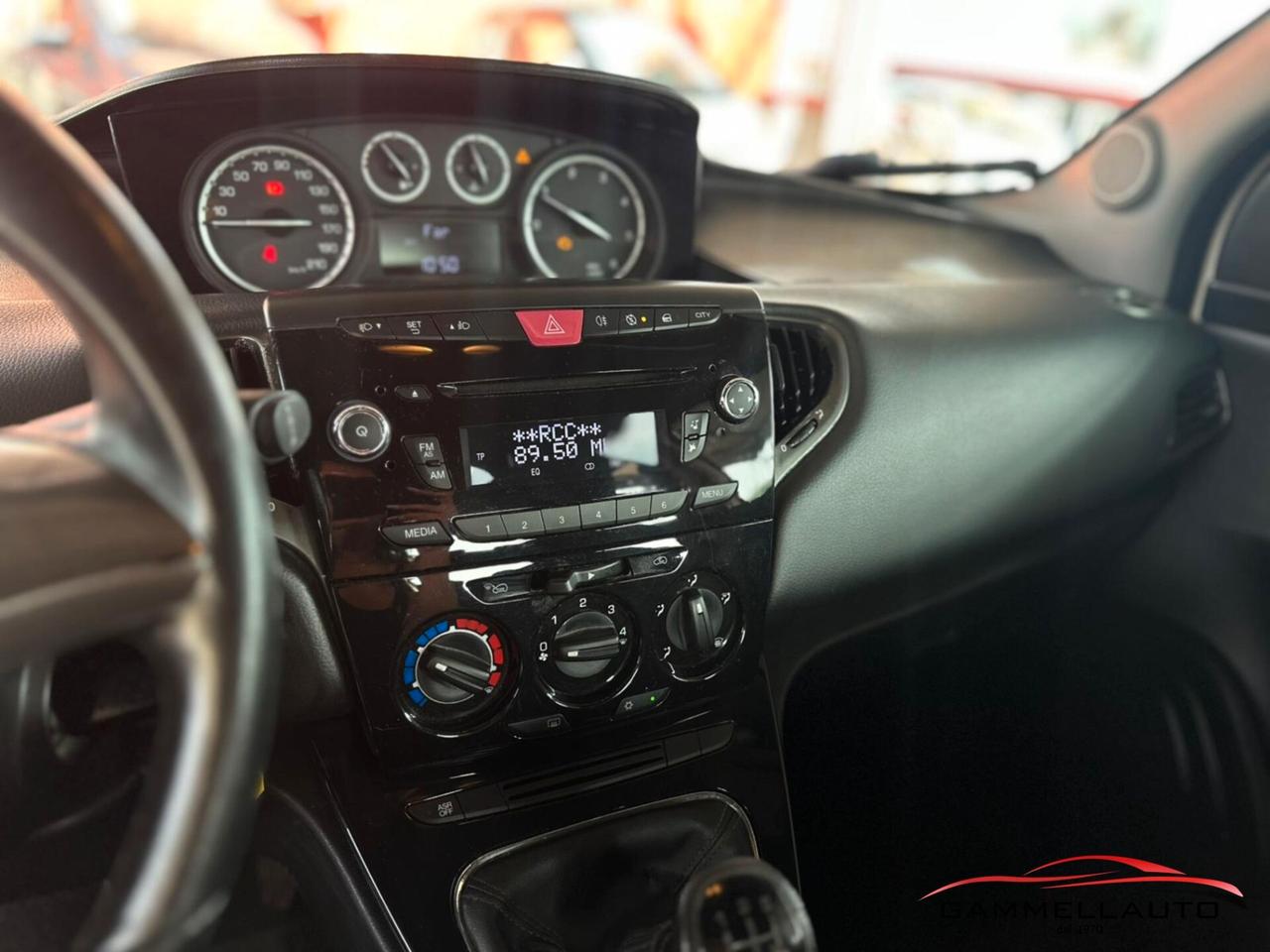Lancia Ypsilon 1.3 MJT Silver 95CV