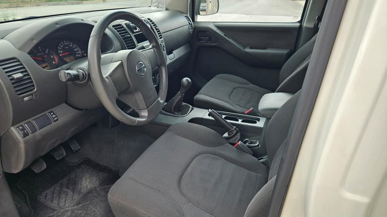 Nissan Navara 2.5 dCi 171CV 4 porte Double Cab LE