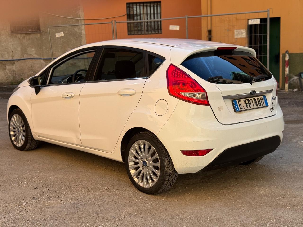 FORD FIESTA 1.2 BENZINA 5.P TITANIUM GARANZIA 12 MESI