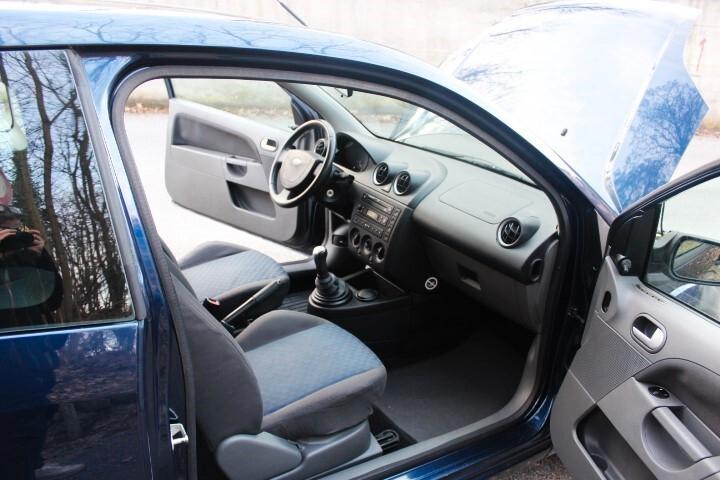Ford Fiesta 1.2ie Zetec estetica da vetrina tagliandi documentati in Ford