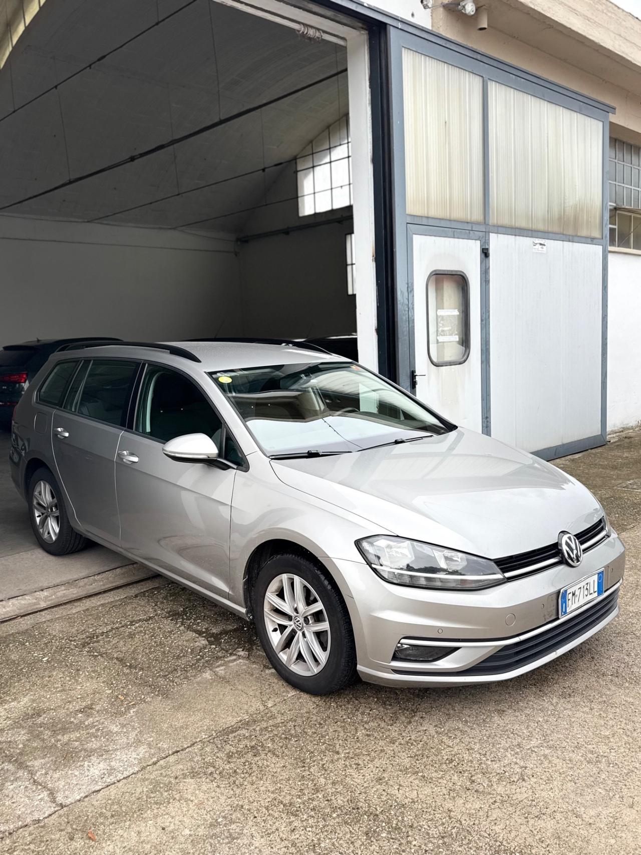 Volkswagen Golf Variant 1.6 TDI 115 CV Trendline BMT