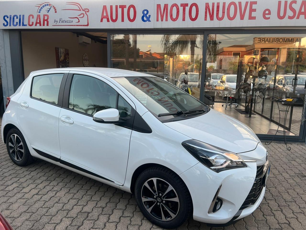Toyota Yaris 1.0 72 CV 5 porte Lounge