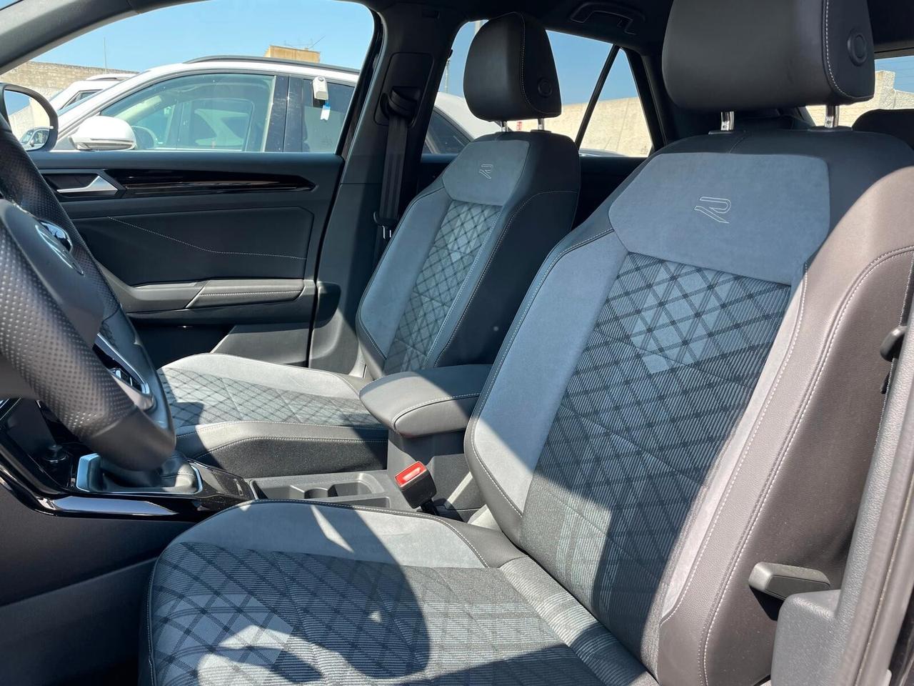Volkswagen T-Roc 2.0TDI SCR 150CV DSG R-Line 2022