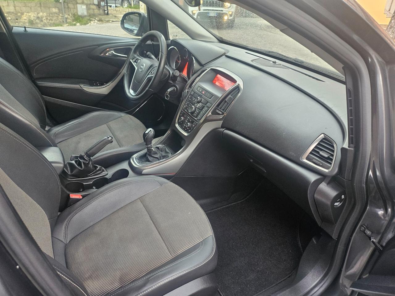 Opel Astra 1.7 CDTI 125CV Cosmo 2012