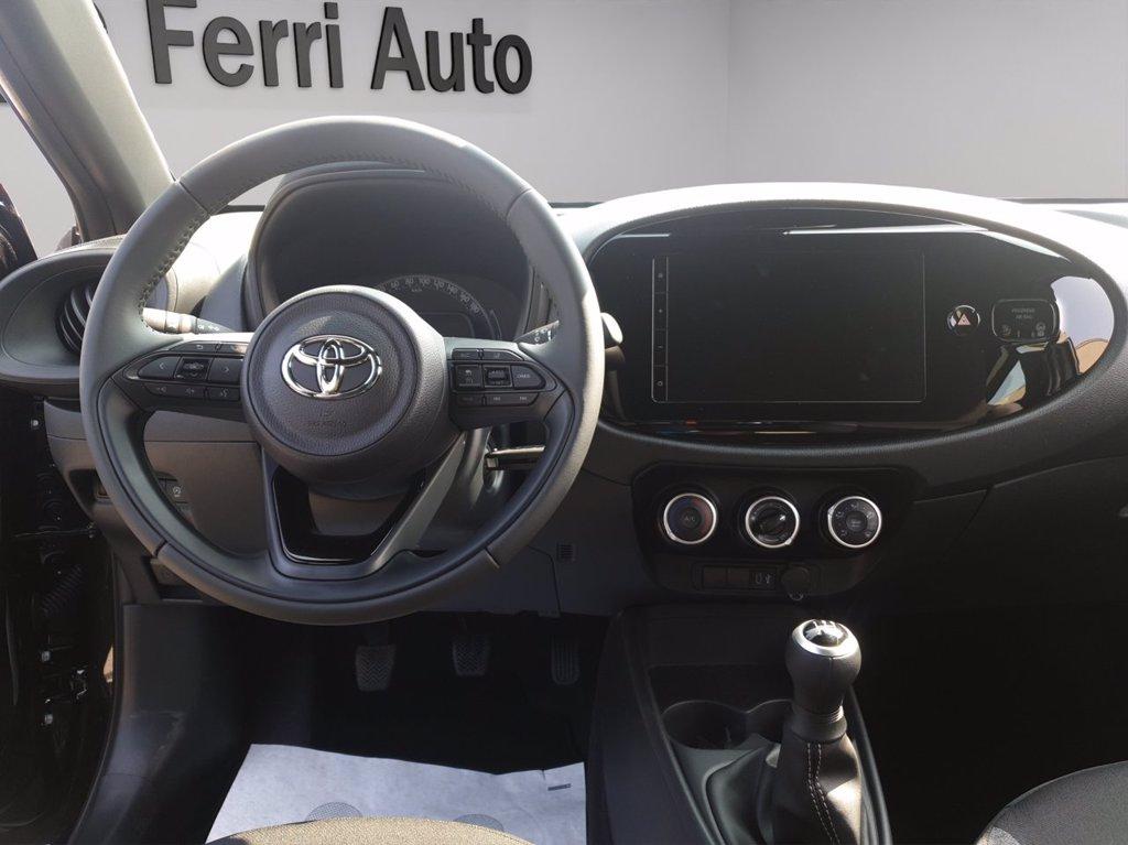 TOYOTA Aygo x 1.0 active 72cv del 2025