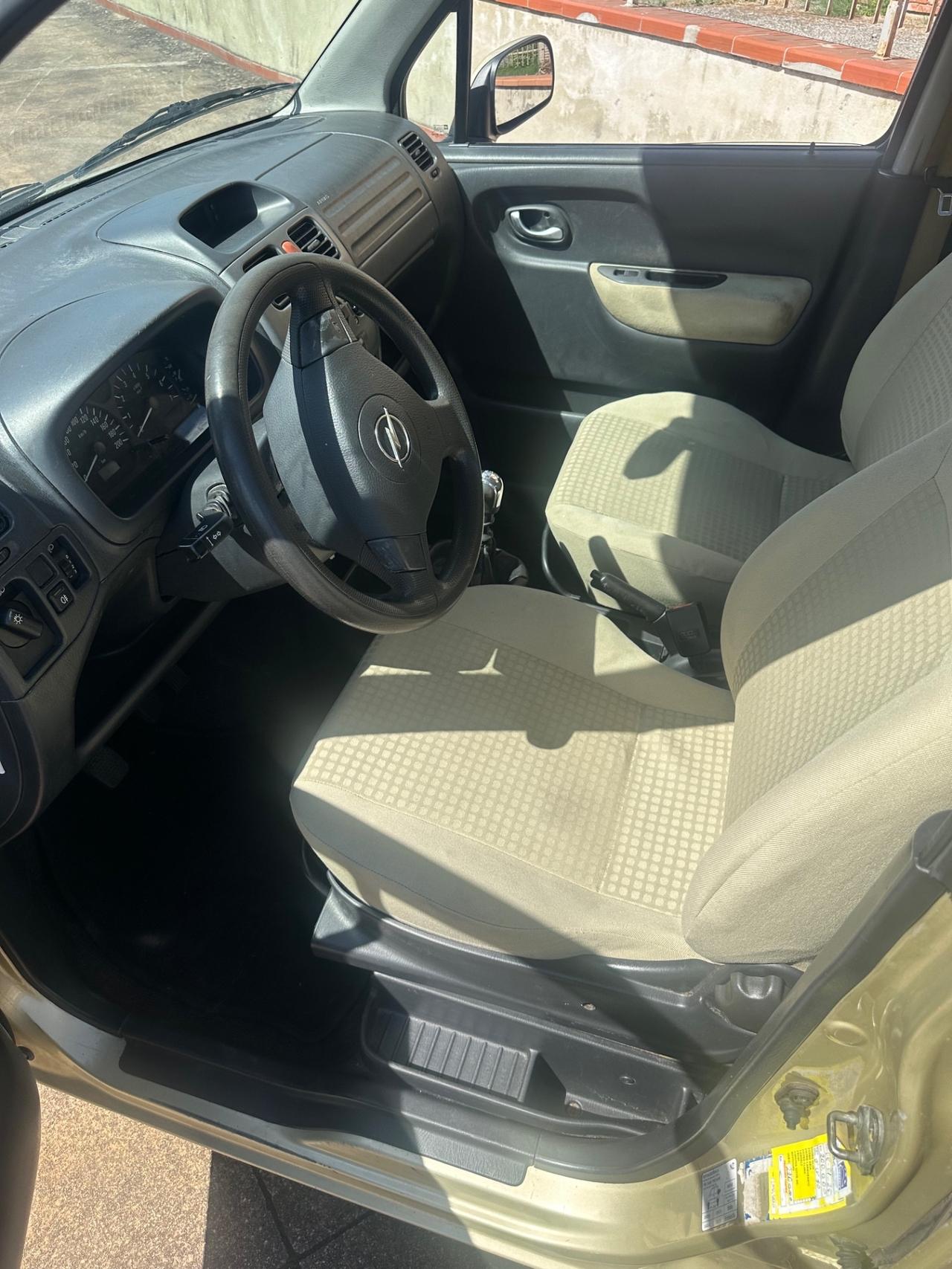 Opel Agila 1.2 16V Fashion Line