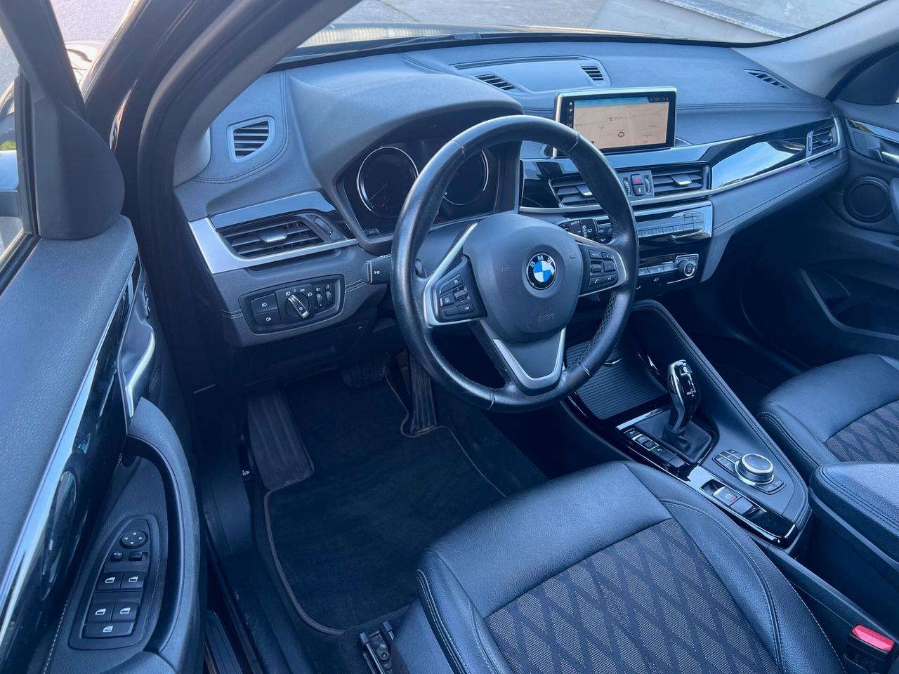 Bmw X1 sdrive18d xLine auto LED/NAVI/PELLE/18; PERFETTA