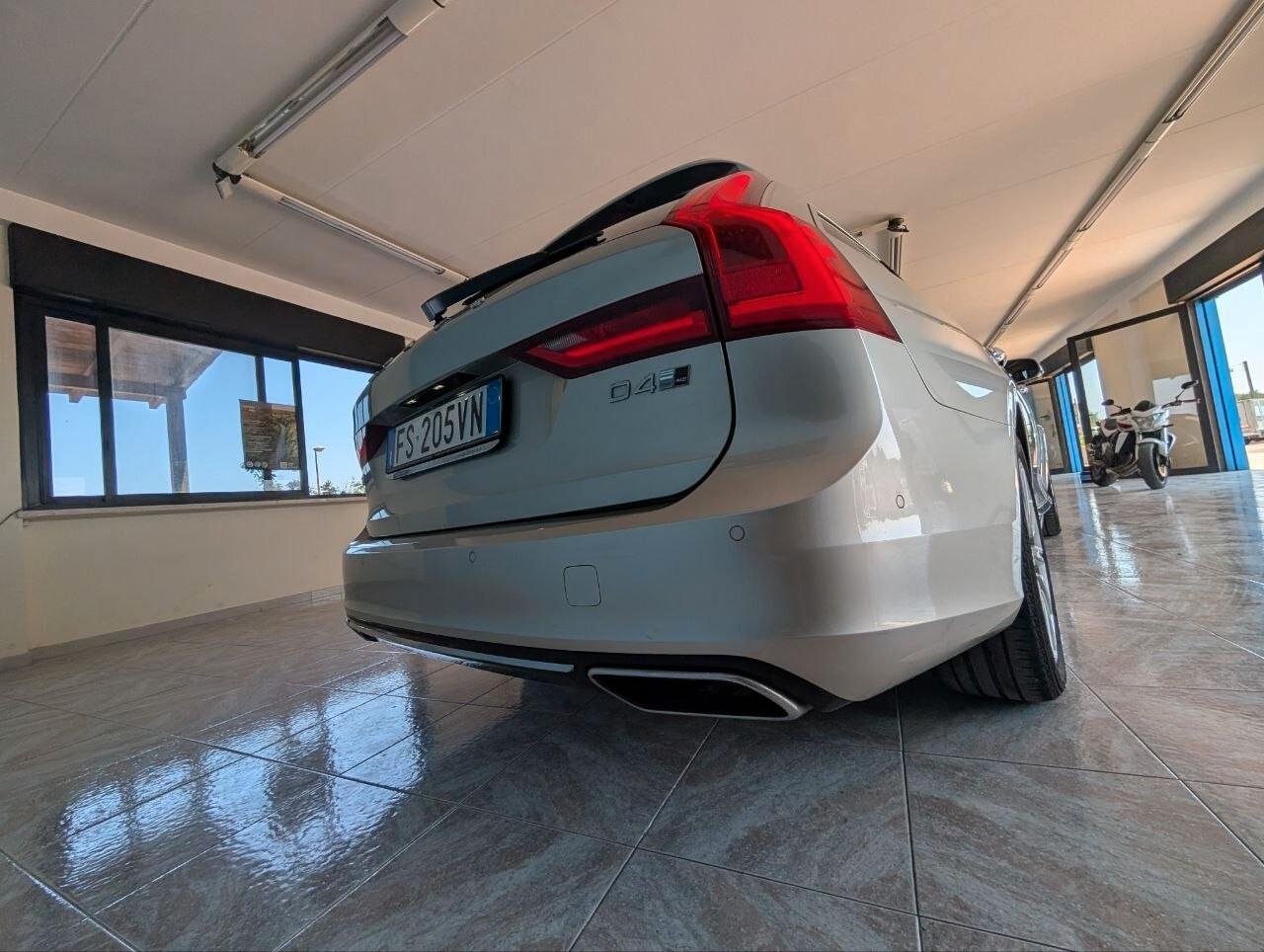Volvo V90 D5 AWD Geartronic Inscription FULL OPT
