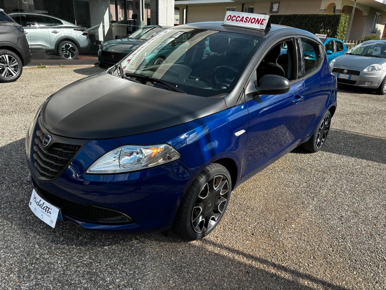 Lancia Ypsilon 1.2 69 CV 5 porte S Momodesign