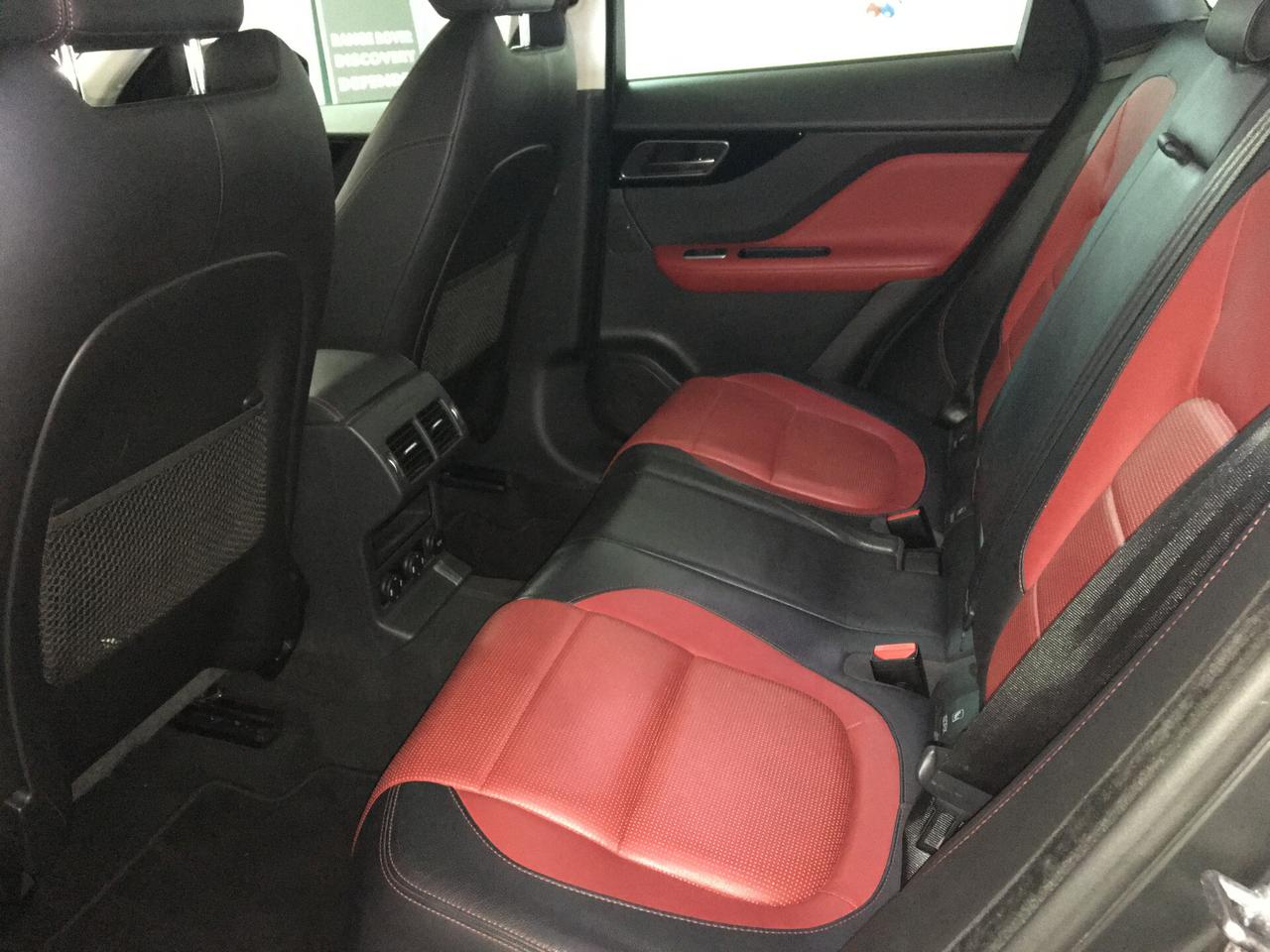 Jaguar F-Pace 3.0 D V6 300 CV AWD aut. R-Sport