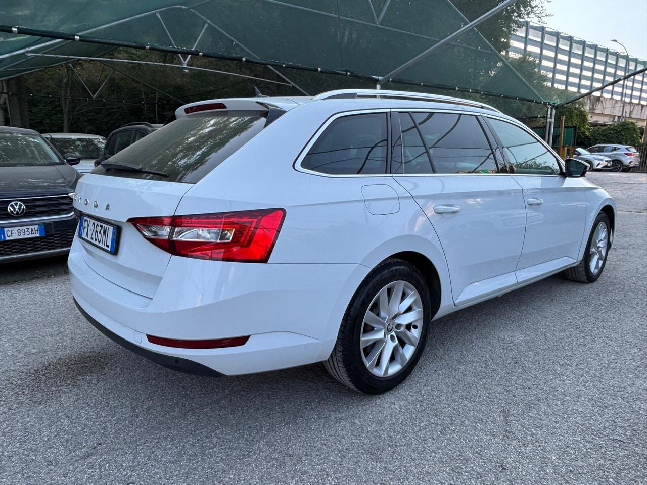 Skoda Superb 2.0 TDI 150CV DSG Wagon Executive