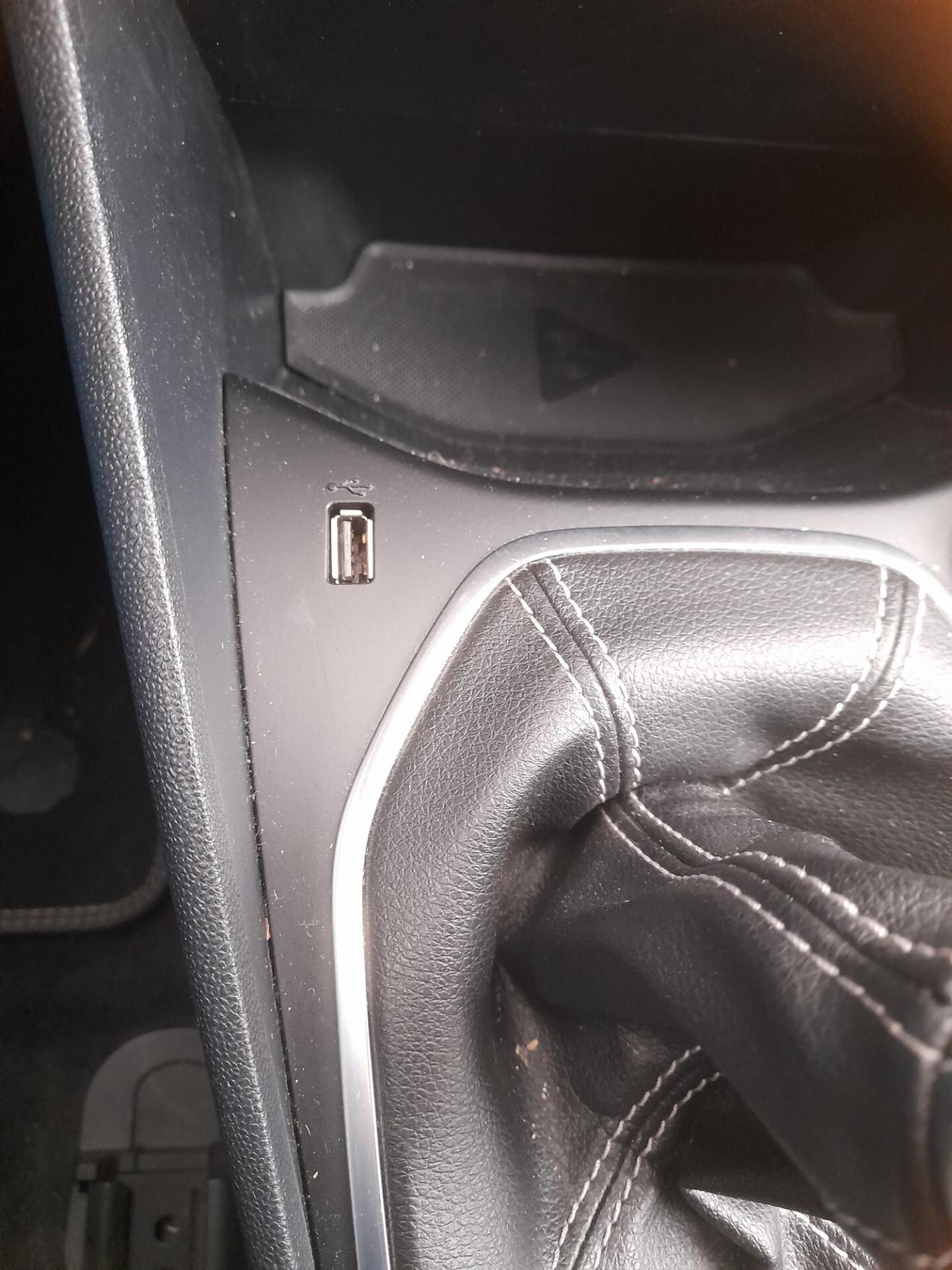 Ford Fiesta 1.1 75 CV GPL 5 porte