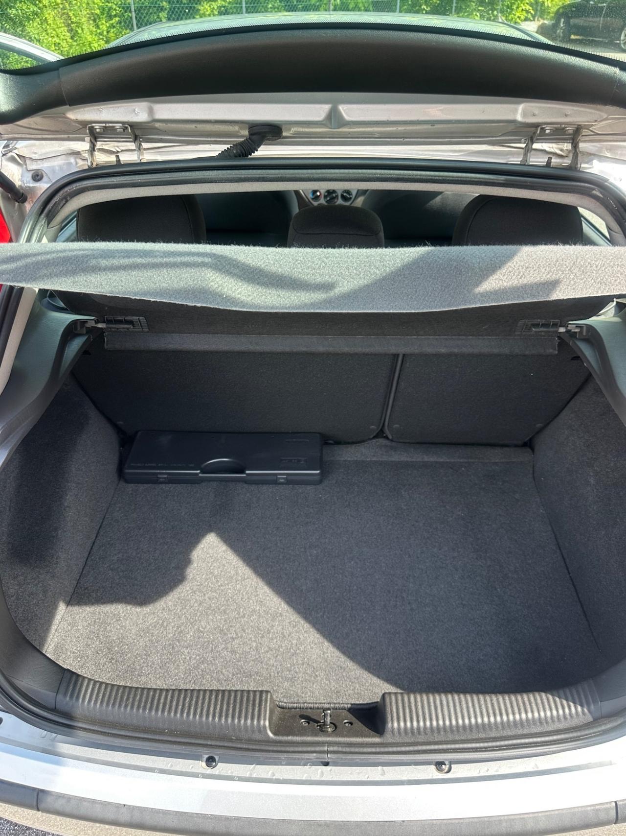 Ford Focus 1.8 TDCi (100CV) cat 5p. Zetec 93000km
