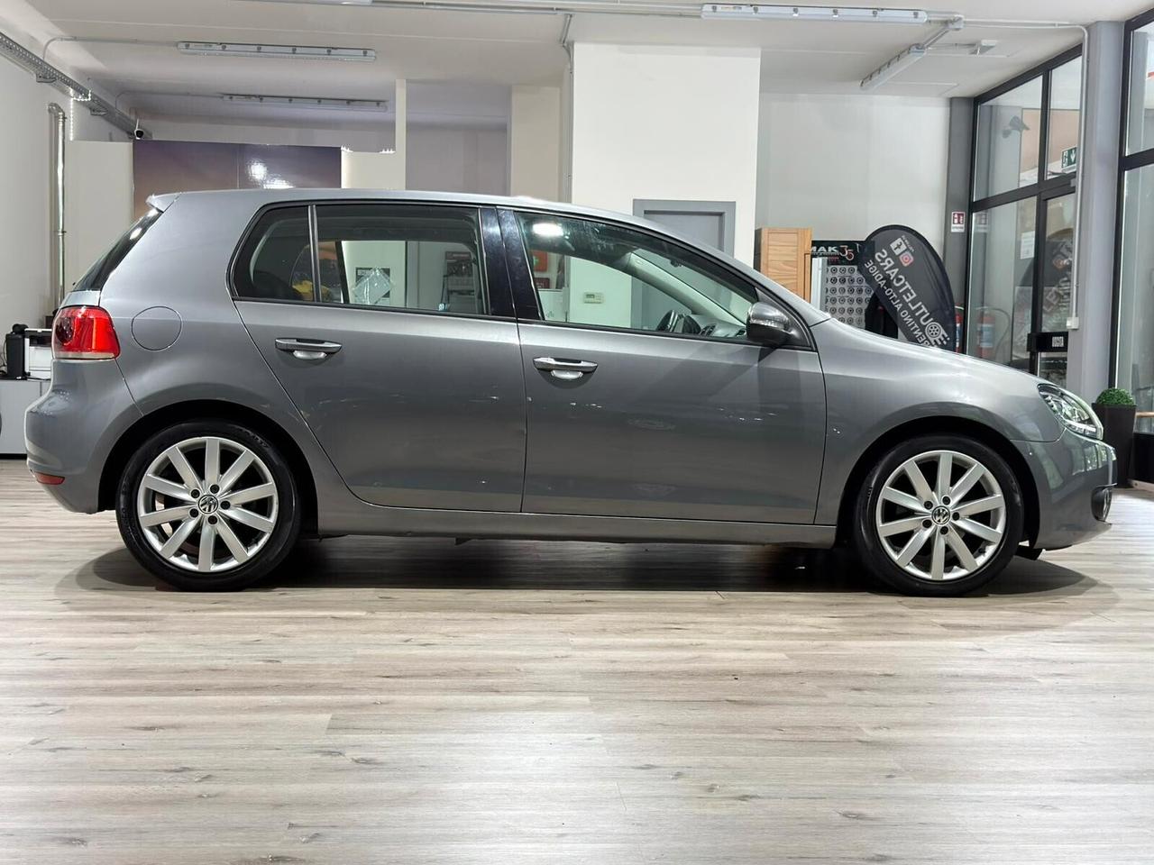 VOLKSWAGEN GOLF 1.6TDI 105CV HIGHLINE 1HANDE