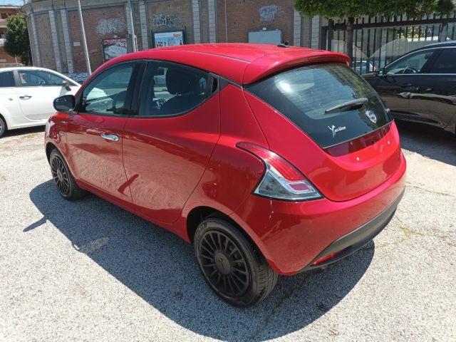 LANCIA Ypsilon 1000 HYBRID SILVER 70CV STEREO USB ITALIA