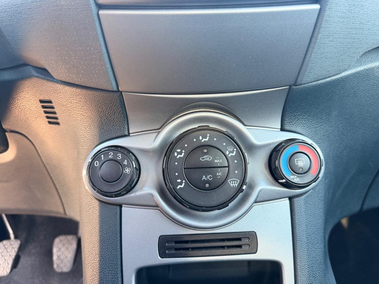 Ford Fiesta 1.2 60CV 5 porte-2010