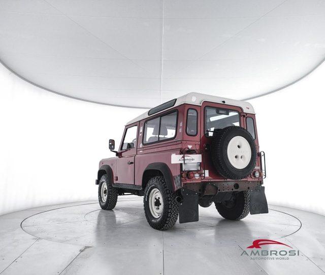 LAND ROVER Defender 90 2.4 TD4 Station Wagon E