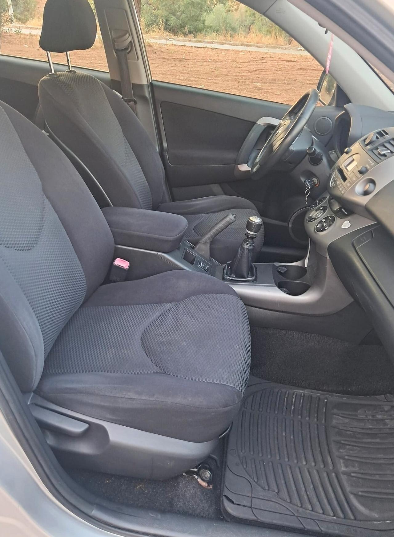 Toyota RAV 4 RAV4 2.2 D-4D 136 CV Sol