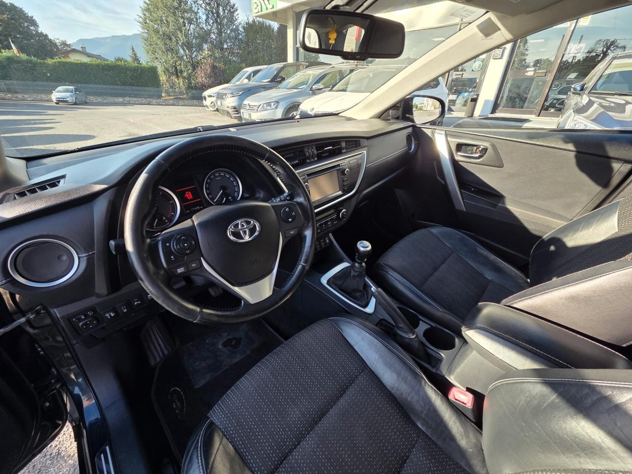 Toyota Auris 1.4 D-4D Lounge TOURING SPORT