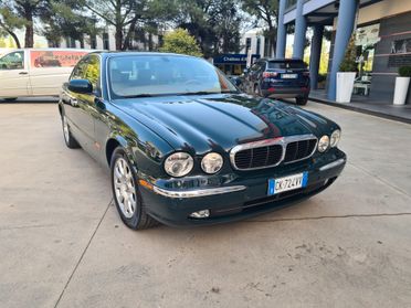 Jaguar XJ6 3.0 V6 cat 235CV A.S.I.