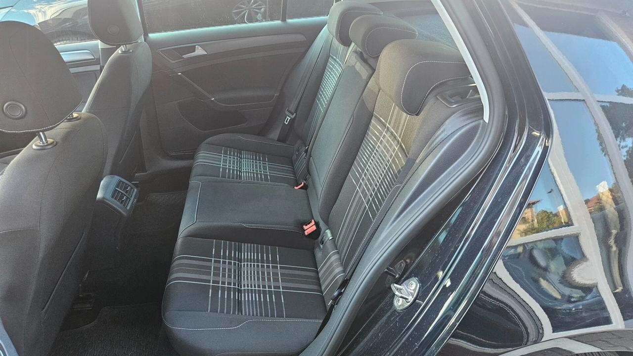 Volkswagen Golf 5p 2.0 tdi LOUNGE 150cv NAVY-SED.RISC.