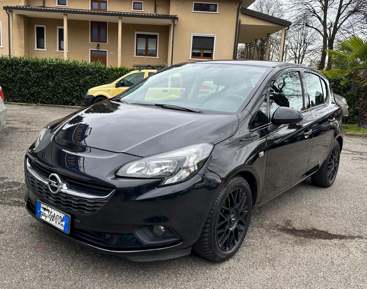 Opel Corsa 1.2 5 porte