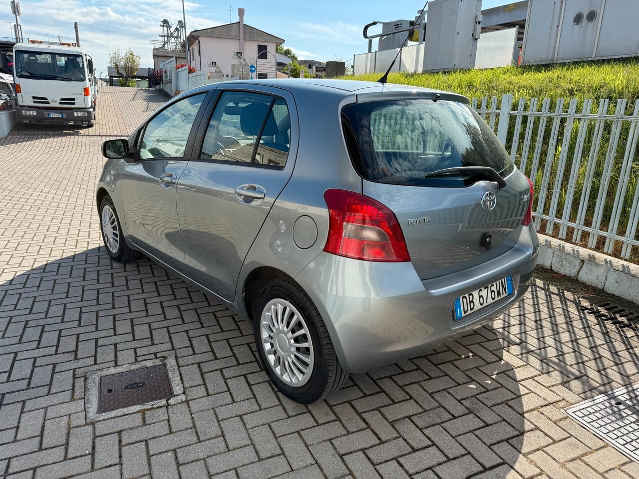 Toyota Yaris 1.0 5 porte