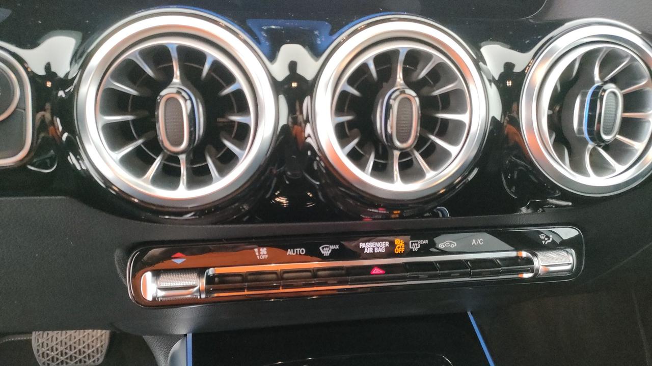 Mercedes-Benz GLA-H247 2023 - GLA 180 d Progressive Advanced Plus auto