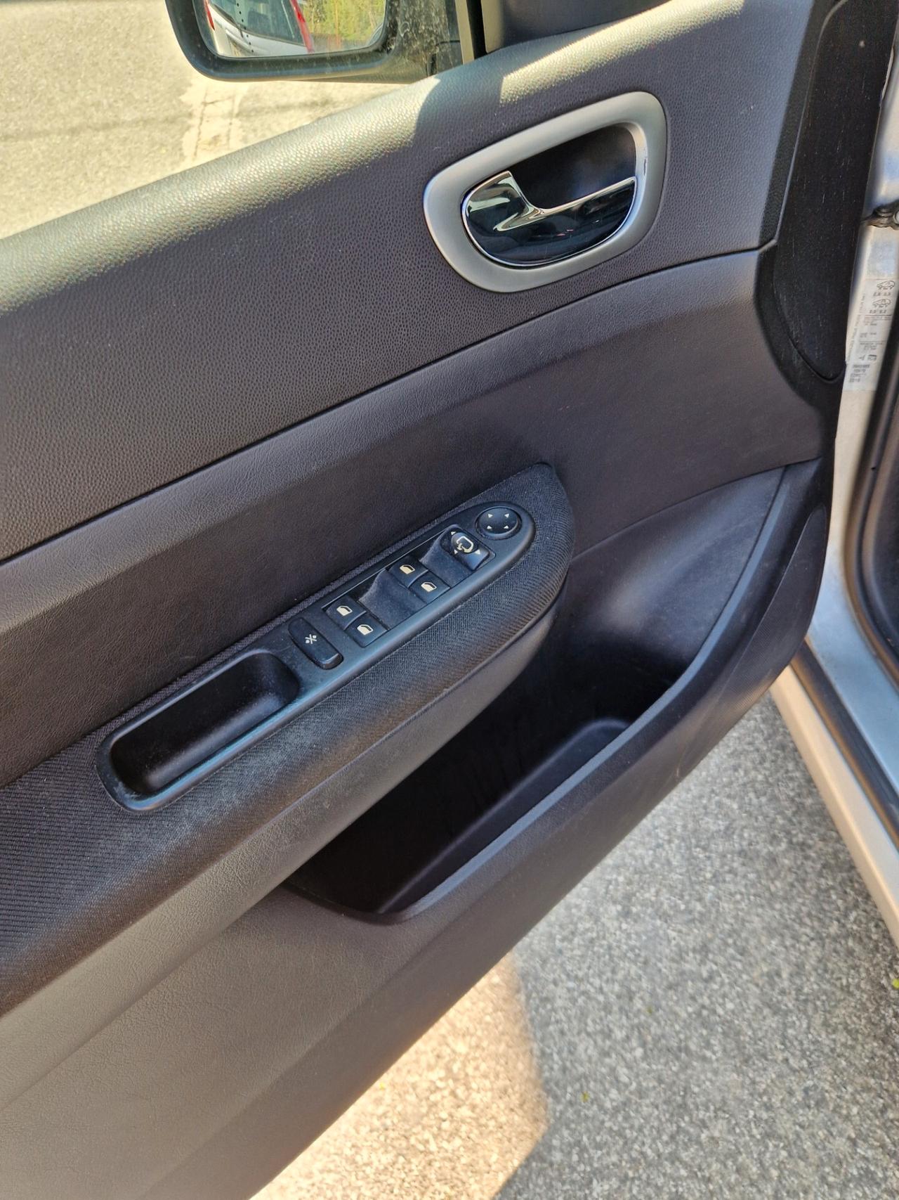 Peugeot 307 2.0 HDi SW - 7 POSTI